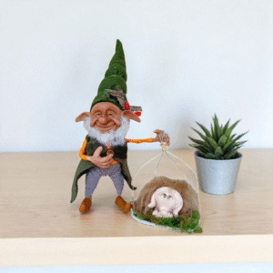 Duende artesanal con mascota